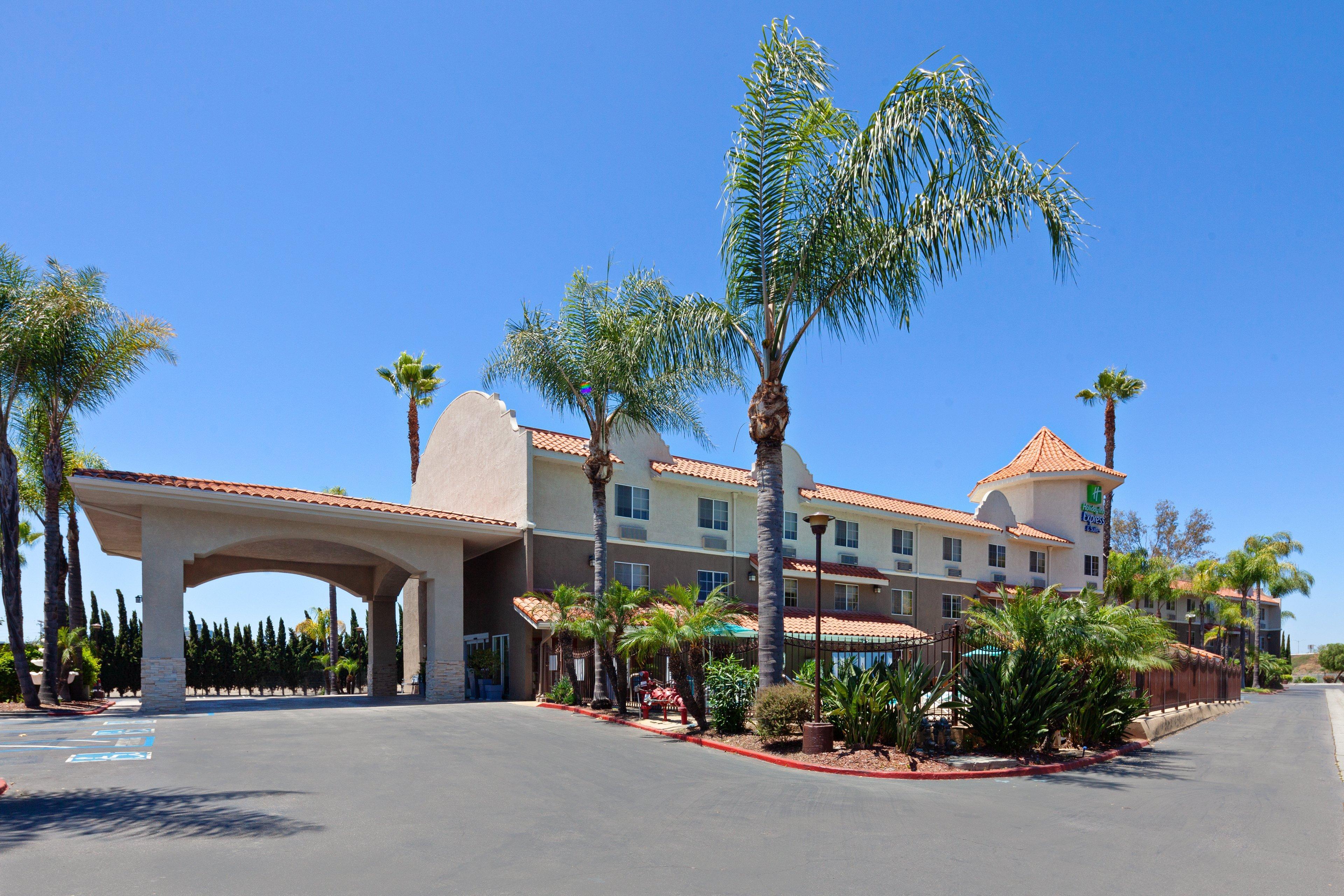 Holiday Inn Express Hotel & Suites San Diego-Escondido By Ihg Zewnętrze zdjęcie