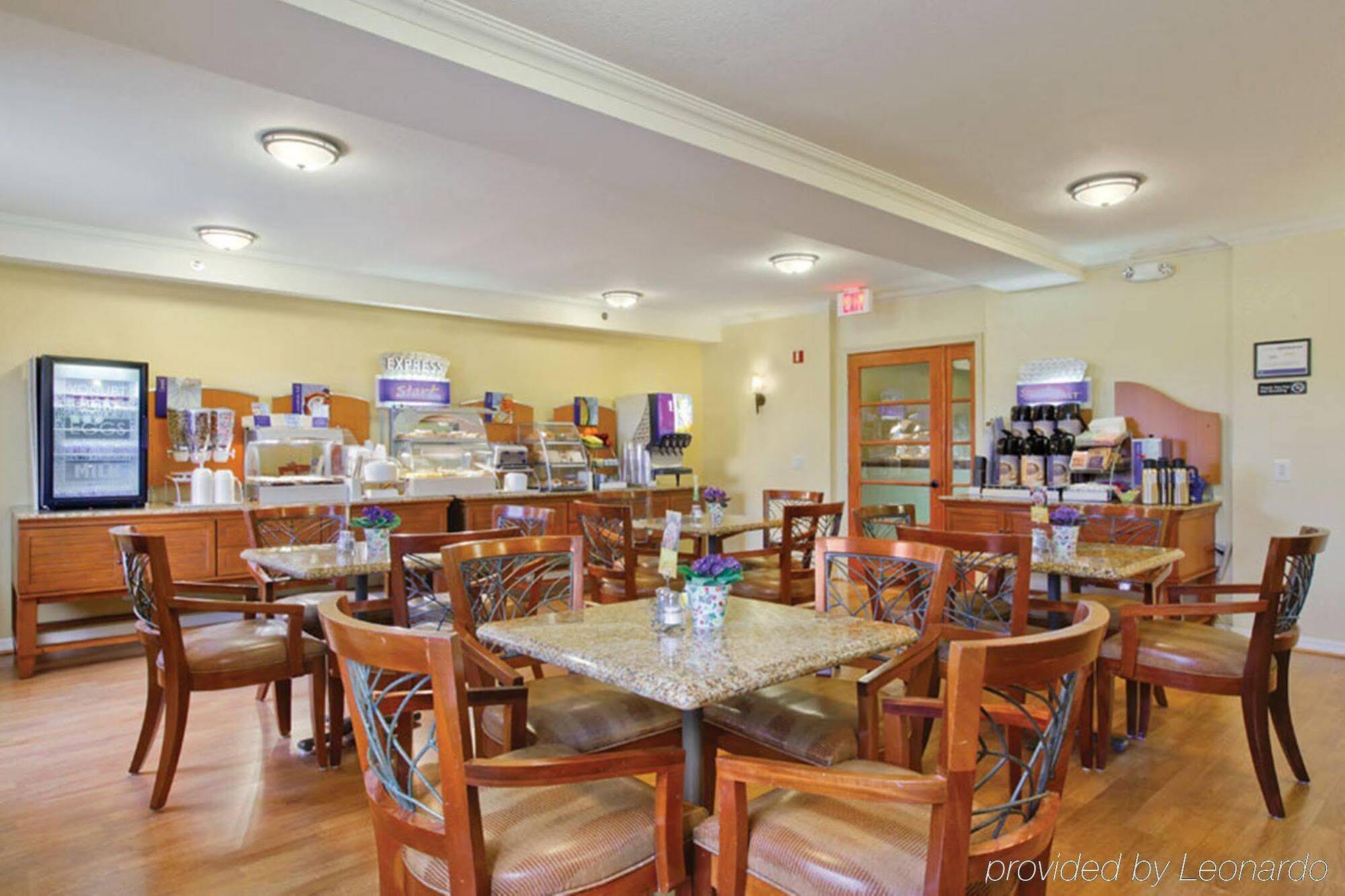 Holiday Inn Express Hotel & Suites San Diego-Escondido By Ihg Zewnętrze zdjęcie